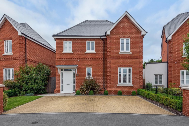 Click the photo for more details of Ewshot Gardens, Ewshot, Farnham, GU10