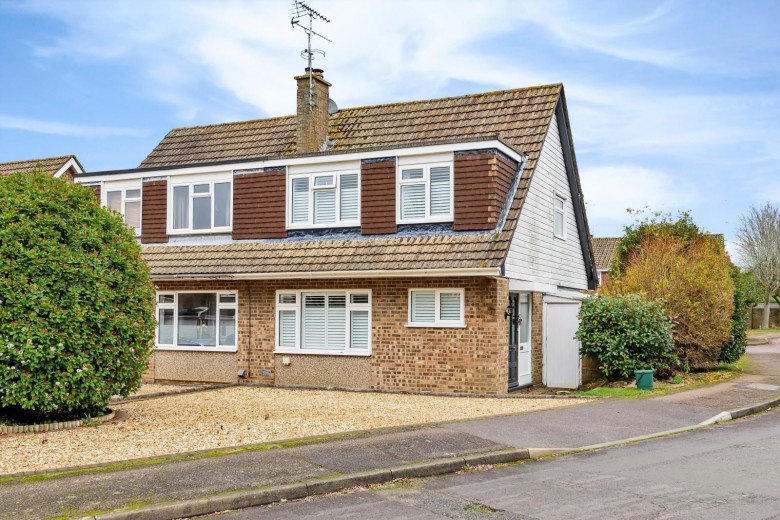 Click the photo for more details of Riverdale, Wrecclesham, Farnham, GU10