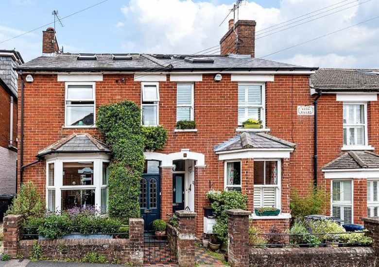 Click the photo for more details of Sumner Road, Farnham, GU9