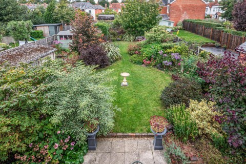 Click the photo for more details of Hale Road, Farnham, GU9