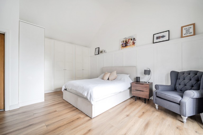 Images for Folly Lane North, Farnham, Surrey