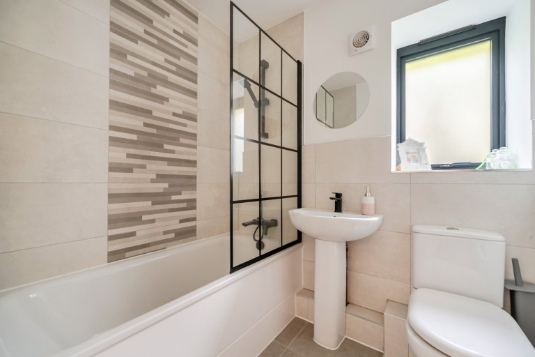 Images for Folly Lane North, Farnham, Surrey