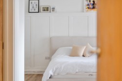 Images for Folly Lane North, Farnham, Surrey