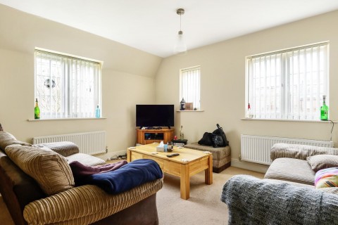Click the photo for more details of Warren Close, Farnham, GU9