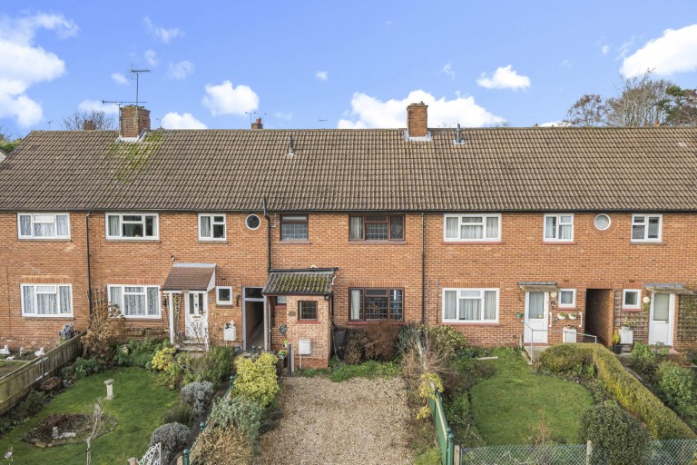 Images for Bricksbury Hill, Farnham, GU9