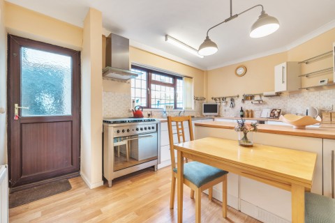 Click the photo for more details of Bricksbury Hill, Farnham, GU9