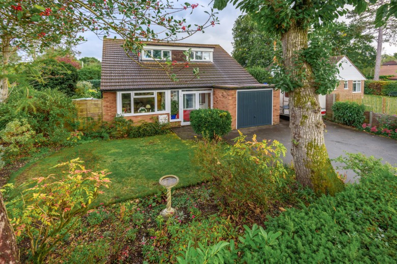 Click the photo for more details of Boundstone Road, Wrecclesham, Farnham, GU10