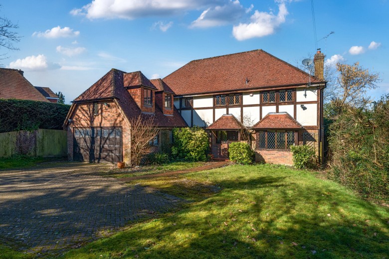 Click the photo for more details of Old Farnham Lane, Farnham, GU9