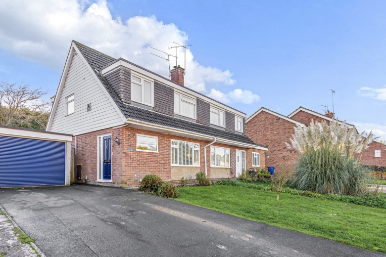 Click the photo for more details of Riverdale, Wrecclesham, Farnham, GU10