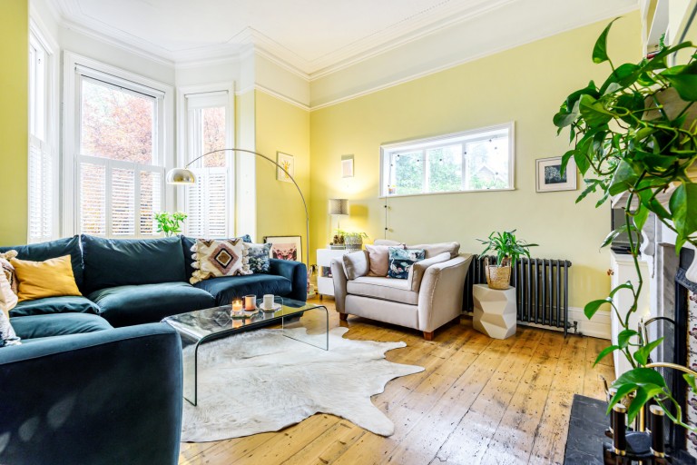 Images for Aveley Lane, Farnham, GU9