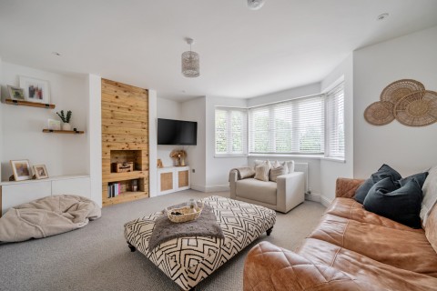 Click the photo for more details of Spring Lane West, Farnham, Surrey