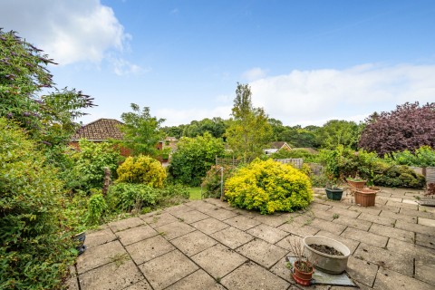 Click the photo for more details of Chatsworth Grove, Farnham, GU9
