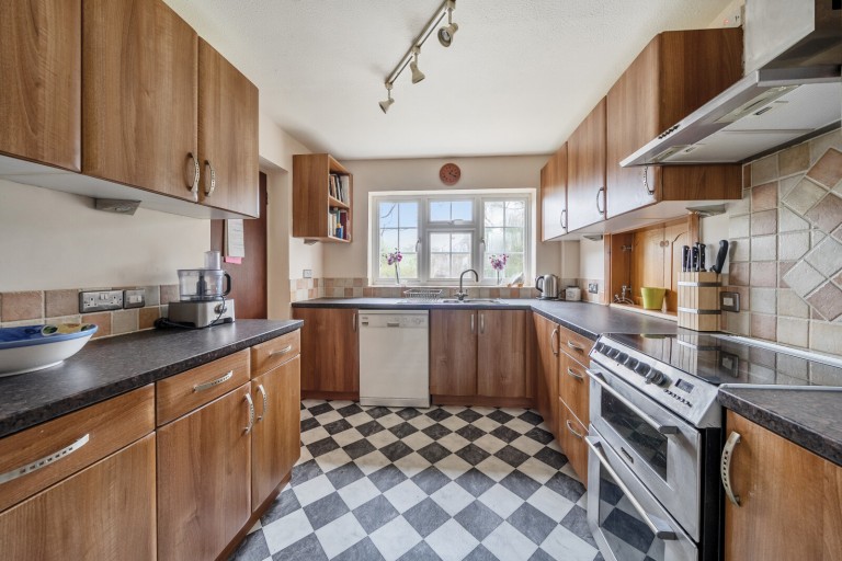 Images for Woodcut Road, Wrecclesham, Farnham, GU10