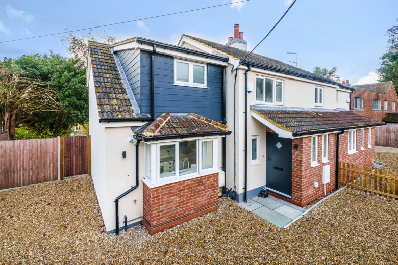 Click the photo for more details of Sunnydell Lane, Wrecclesham, Farnham, GU10
