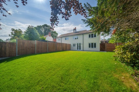 Click the photo for more details of Sunnydell Lane, Wrecclesham, Farnham, GU10