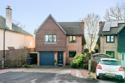 Images for Elkins Grove, Farnham, GU9