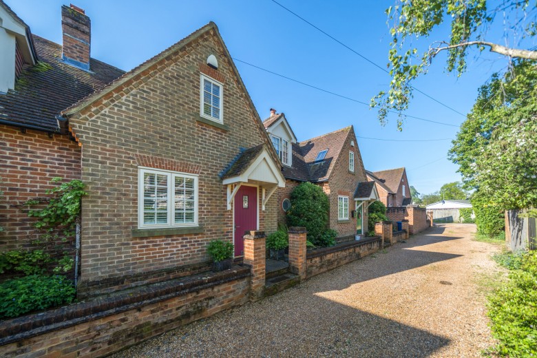Click the photo for more details of The Grove, Farnham, GU9