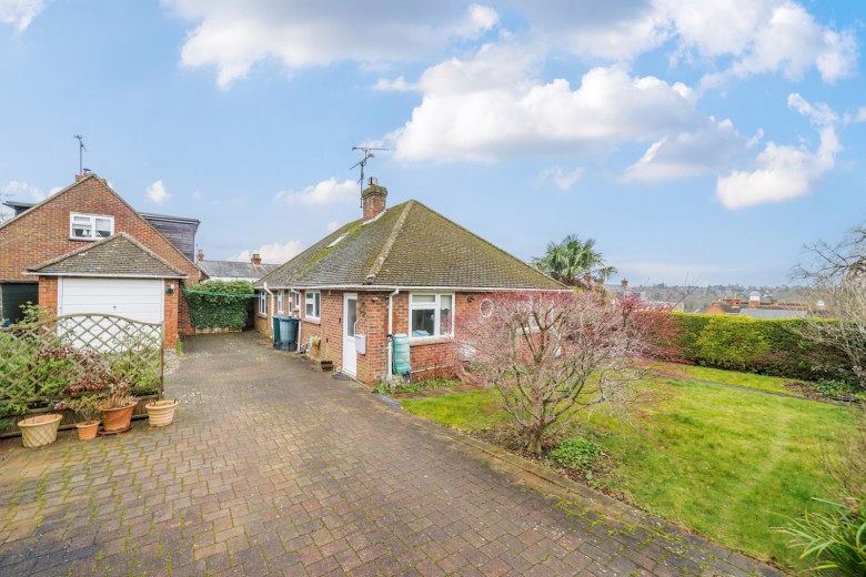 Click the photo for more details of St. James Avenue, Farnham, GU9