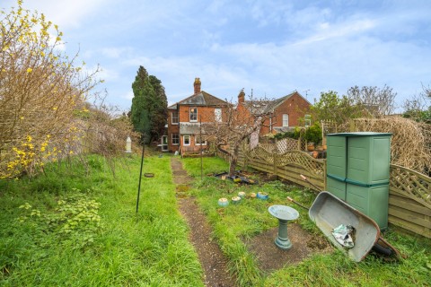 Click the photo for more details of St. James Avenue, Farnham, GU9