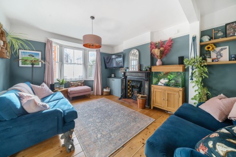 Click the photo for more details of Bullers Road, Farnham, GU9