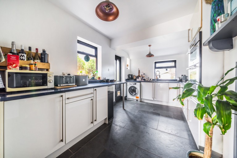 Images for Bullers Road, Farnham, GU9
