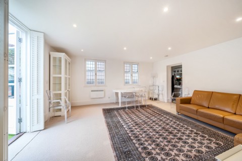 Click the photo for more details of Caxton Yard, Farnham, Surrey