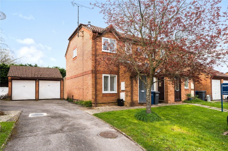 Click the photo for more details of Weywood Close, Farnham, GU9