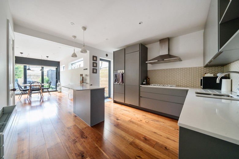 Click the photo for more details of Upper South View, Farnham, GU9