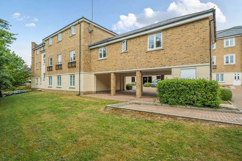 Click the photo for more details of Anstey Road, Farnham, GU9