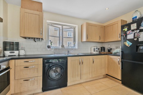 Click the photo for more details of Anstey Road, Farnham, GU9