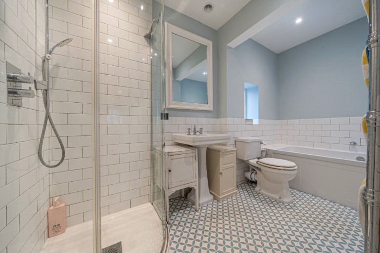 Images for Edward Road, Farnham, Surrey