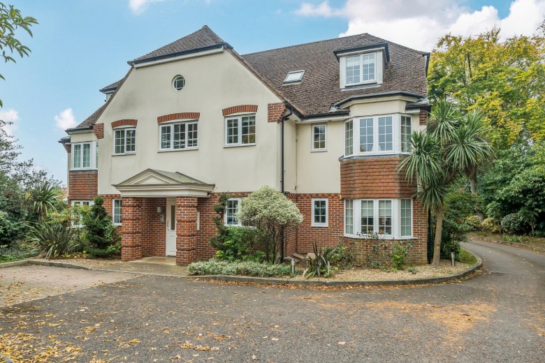 Click the photo for more details of Ridgway Road, Farnham, Surrey