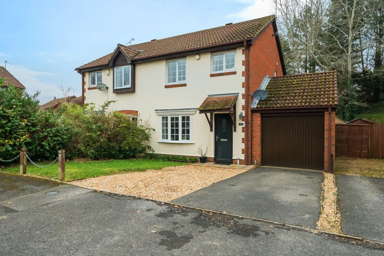 Click the photo for more details of St. Peters Gardens, Wrecclesham, Farnham, GU10
