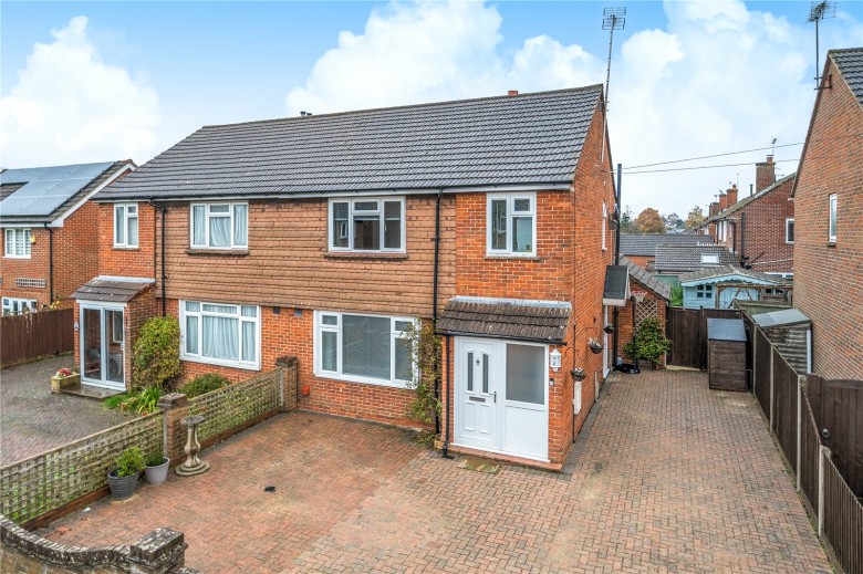 Click the photo for more details of Baldreys, Farnham, GU9