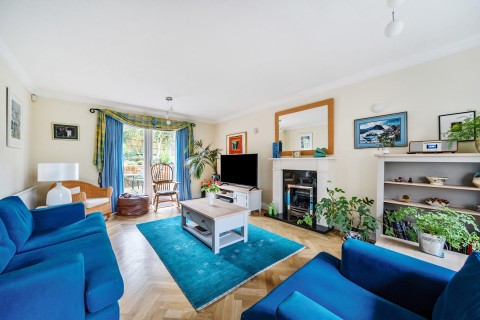 Click the photo for more details of Acorn Keep, Farnham, GU9