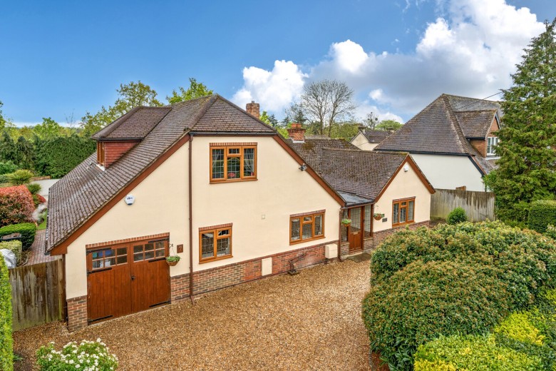 Click the photo for more details of Shortheath Crest, Farnham, GU9