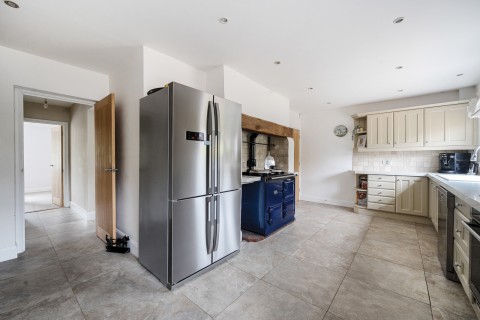 Click the photo for more details of Shortheath Crest, Farnham, GU9