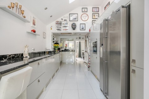 Click the photo for more details of Boundstone Road, Rowledge, Farnham, GU10