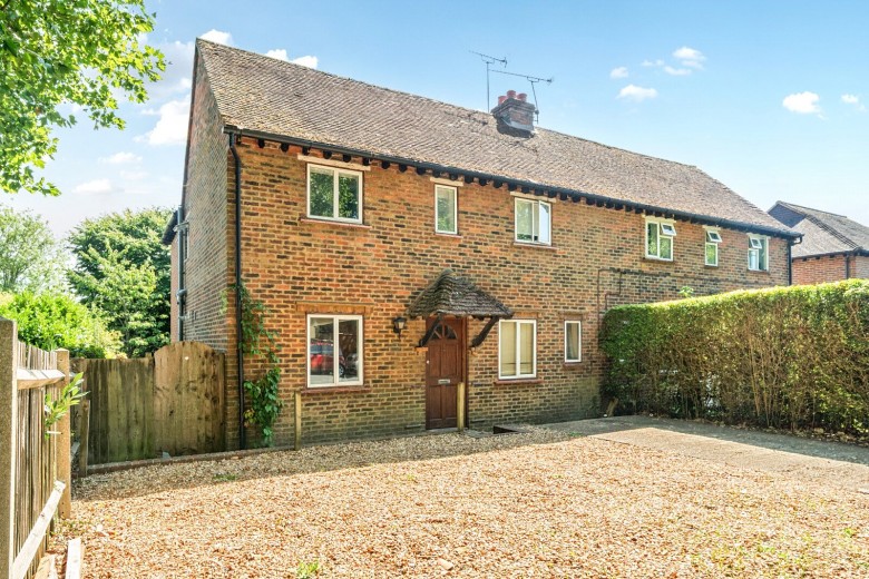 Click the photo for more details of Potters Gate, Farnham, Surrey