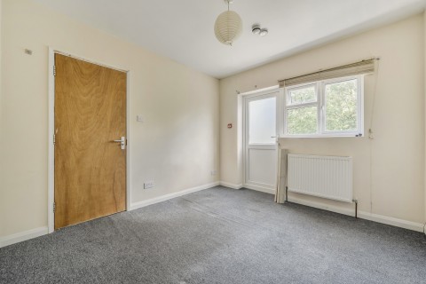 Click the photo for more details of Potters Gate, Farnham, Surrey