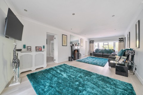 Click the photo for more details of Horseshoe Lane, Ash Vale, GU12