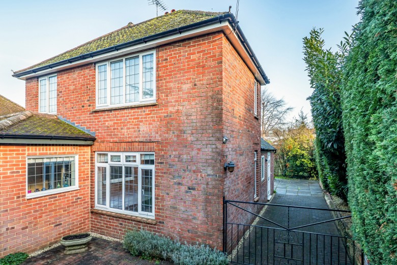 Click the photo for more details of St. Johns Road, Farnham, Surrey