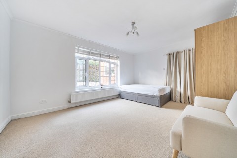 Click the photo for more details of St. Johns Road, Farnham, Surrey