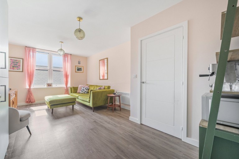 Images for Threadneedle Road, Farnham, GU9