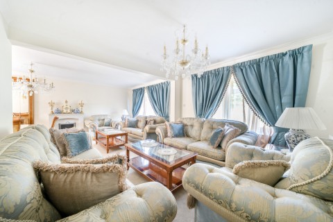 Click the photo for more details of Swiss Close, Wrecclesham, Farnham, GU10