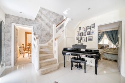 Images for Swiss Close, Wrecclesham, Farnham, GU10