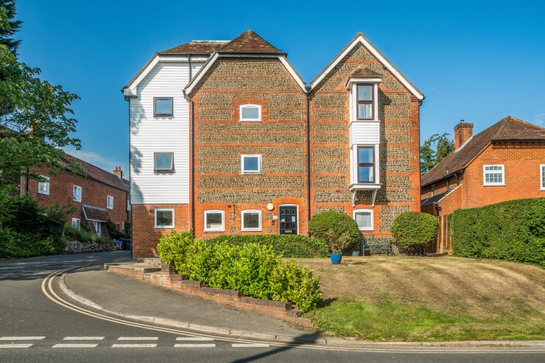 Click the photo for more details of Crondall Lane, Farnham, Surrey