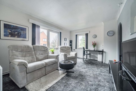 Click the photo for more details of South Street, Farnham, Surrey