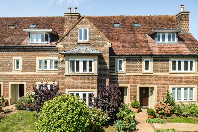 Click the photo for more details of Bramshott, Liphook, Hampshire