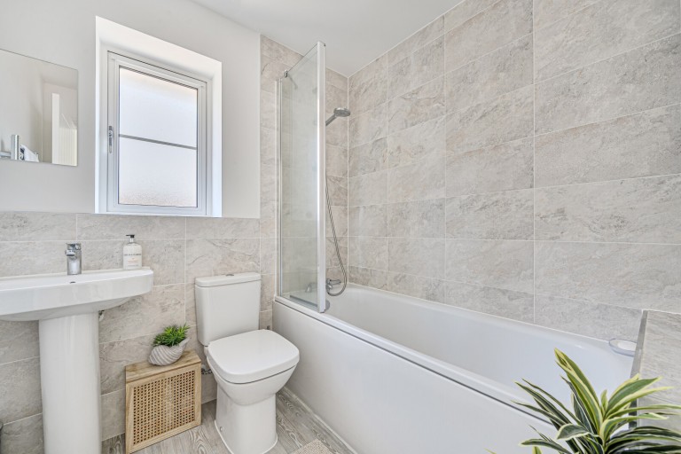 Images for Cardinal Way, Farnham, Surrey